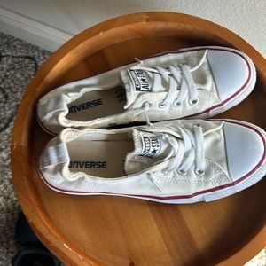 Chuck Taylors white needs TLC